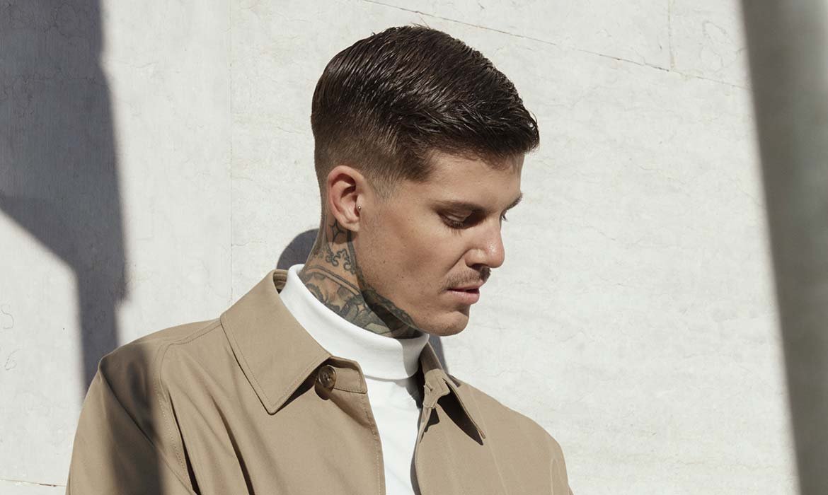Uno de los cuidados para los hombres con cabello graso consiste en no abusar del fijador para evitar un acabado graso.